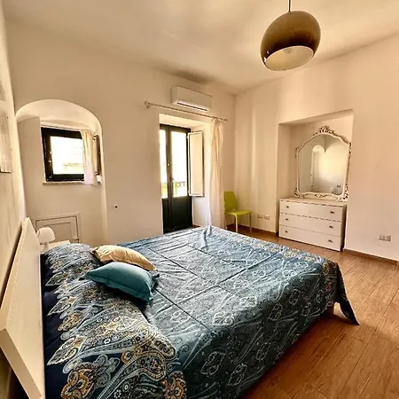 Maiolica House 체팔루